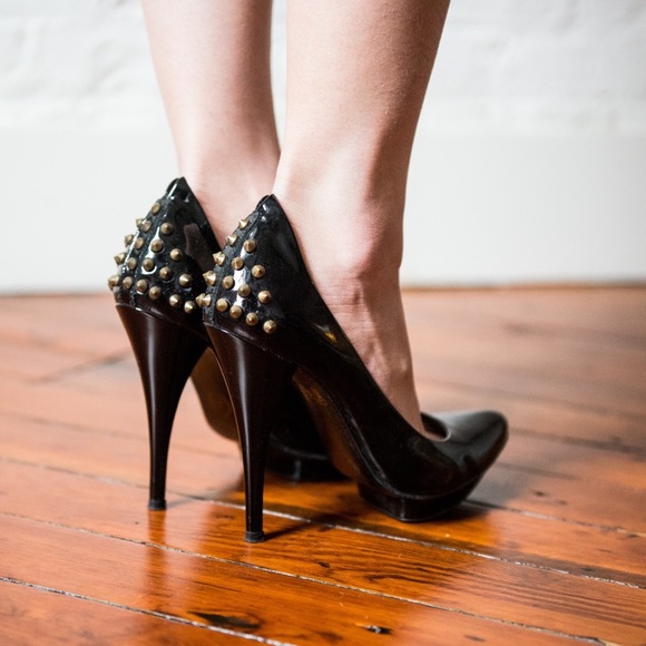 Alexander McQueen Shoes - Alexander McQueen Studs Pumps, Black, 36